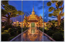 Laden Sie das Bild in den Galerie-Viewer, Thotsakan and Sahatsadecha Wat Arun Temple Bangkok wall art 3 panel canvas print