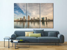Charger l&#39;image dans la galerie, San Diego Skyline Canvas Leather Print, Made in Italy!