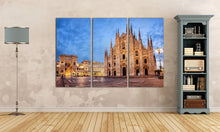 Laden Sie das Bild in den Galerie-Viewer, Milan wall decor canvas