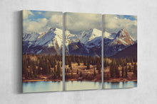 Charger l&#39;image dans la galerie, Needle Grenadier Colorado Mountains Canvas Eco Leather Print, Made in Italy!