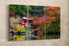 Laden Sie das Bild in den Galerie-Viewer, 3 Panel Daigoji Temple, Kyoto, Japan Framed Canvas Leather Print