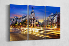 Laden Sie das Bild in den Galerie-Viewer, Madrid Gran Vis wall art canvas print