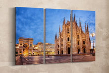 Laden Sie das Bild in den Galerie-Viewer, Milan wall art canvas