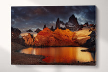 Carica l&#39;immagine nel visualizzatore di Gallery, Laguna de Los Tres, Patagonia, Argentina canvas
