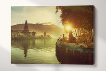 Laden Sie das Bild in den Galerie-Viewer, Pura Ulun Danu Bratan Temple Bali Indonesia Wall Decor Canvas
