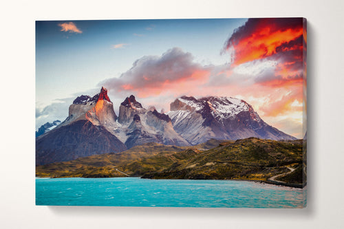 Torres del Paine, Patagonie, Chili Impression sur toile et cuir