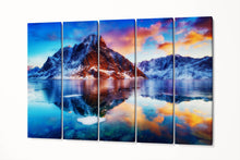 Carica l&#39;immagine nel visualizzatore di Gallery, Lofoten Norway home decor canvas