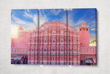 Carica l&#39;immagine nel visualizzatore di Gallery, Pink Palace Hawa Mahal, Jaipur India at sunset canvas eco leather print