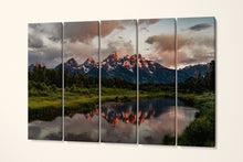 Carica l&#39;immagine nel visualizzatore di Gallery, Grand Teton National Park Wyoming USA At Dusk Canvas Eco Leather Print 5 panels