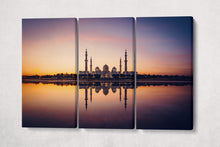 Charger l&#39;image dans la galerie, Sheikh Zayed Grand Mosque At Sunset Canvas Wall Art Eco Leather Print 3 panels