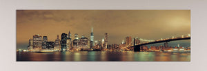 Kunstdruck auf Leinwand, Motiv „Manhattan mit Brooklyn Bridge bei Nacht“, aus Leder