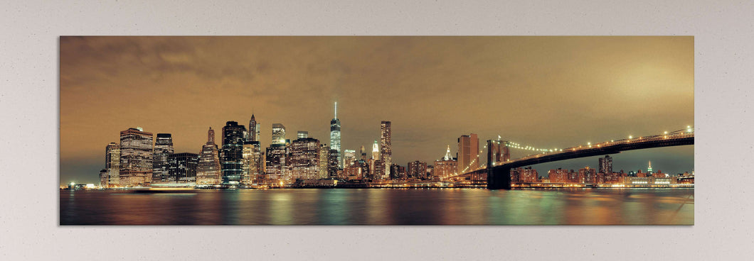 Kunstdruck auf Leinwand, Motiv „Manhattan mit Brooklyn Bridge bei Nacht“, aus Leder